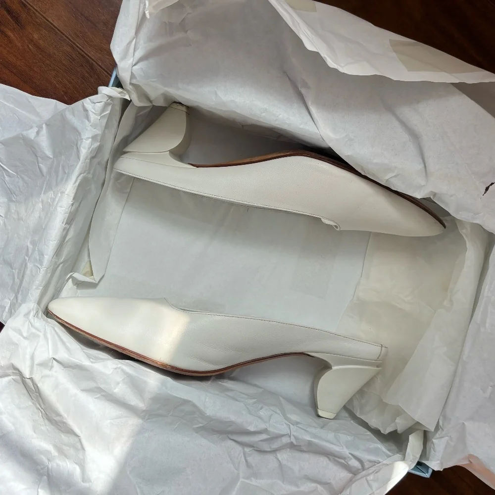 Gray Matters Annastar Mules - White - Includes Box, Dust Bag, & Heel Caps - Picture 1 of 10